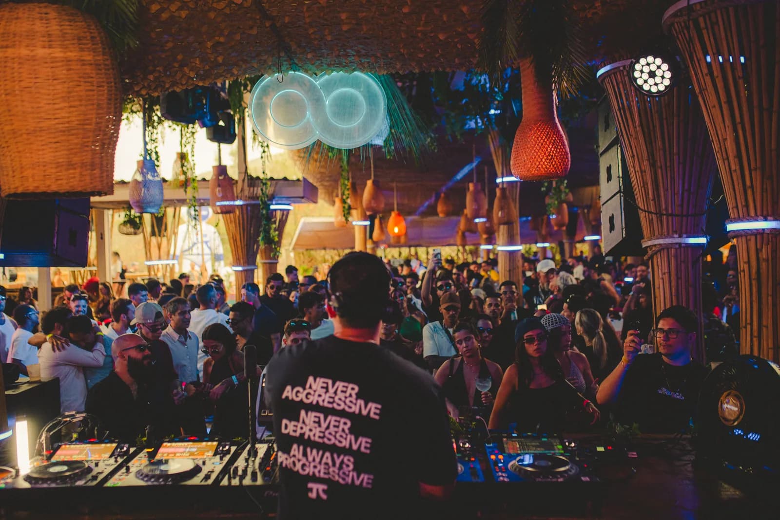 Paradise Blue — Silk Beach Club Búzios